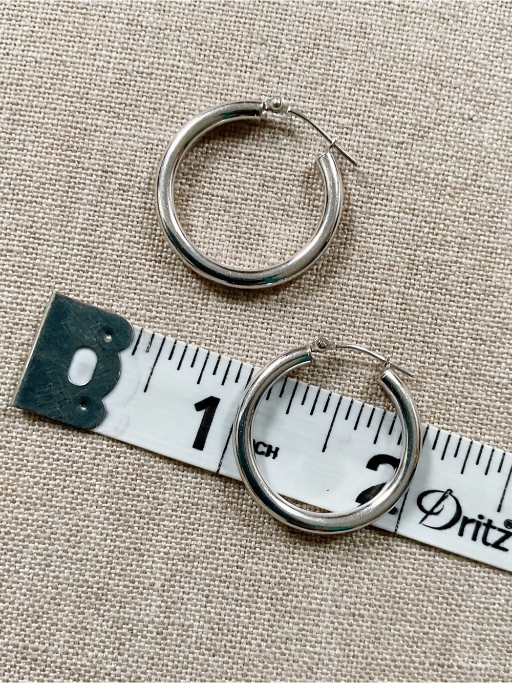 14K White Gold Hoop Earrings 25mm 1” Tubular Hoops Israel 1.73g - Picture 9 of 10